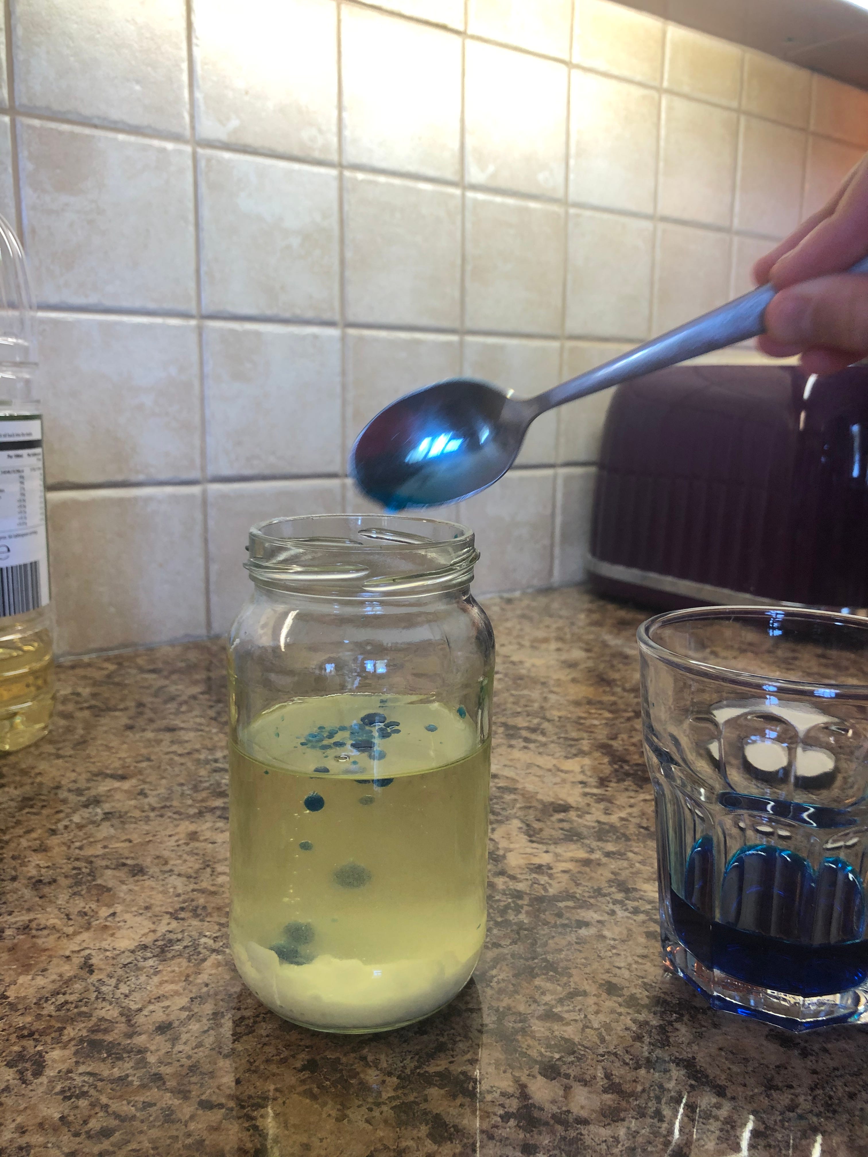 Make your own lava lamp. Watch your lava lamp dance away! by Drax