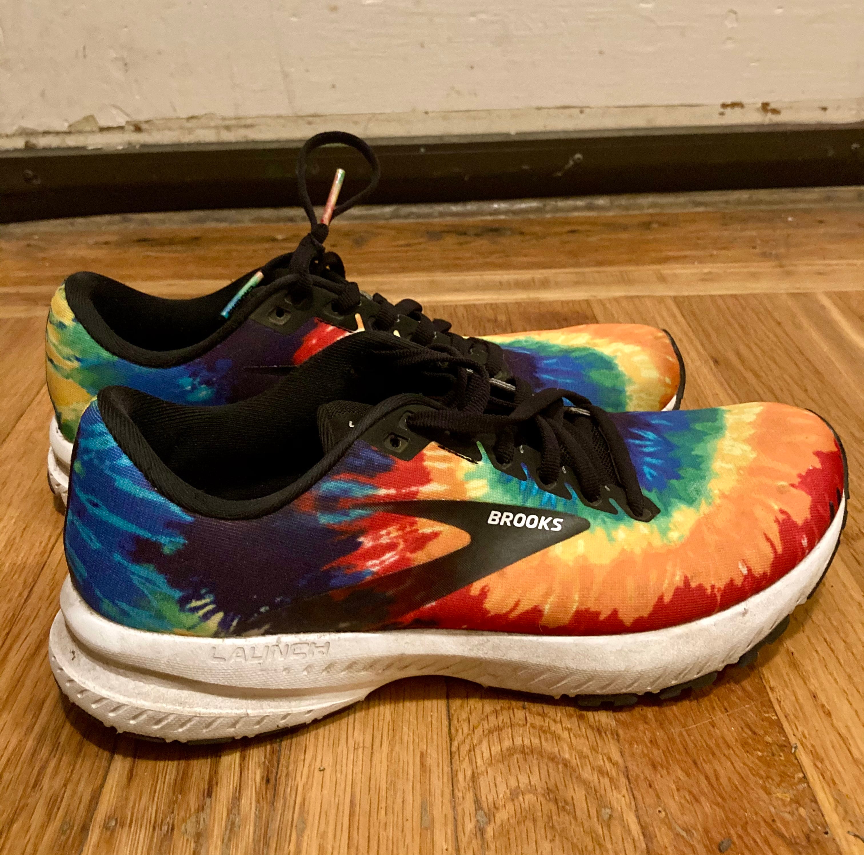 brooks dunkin donuts shoes