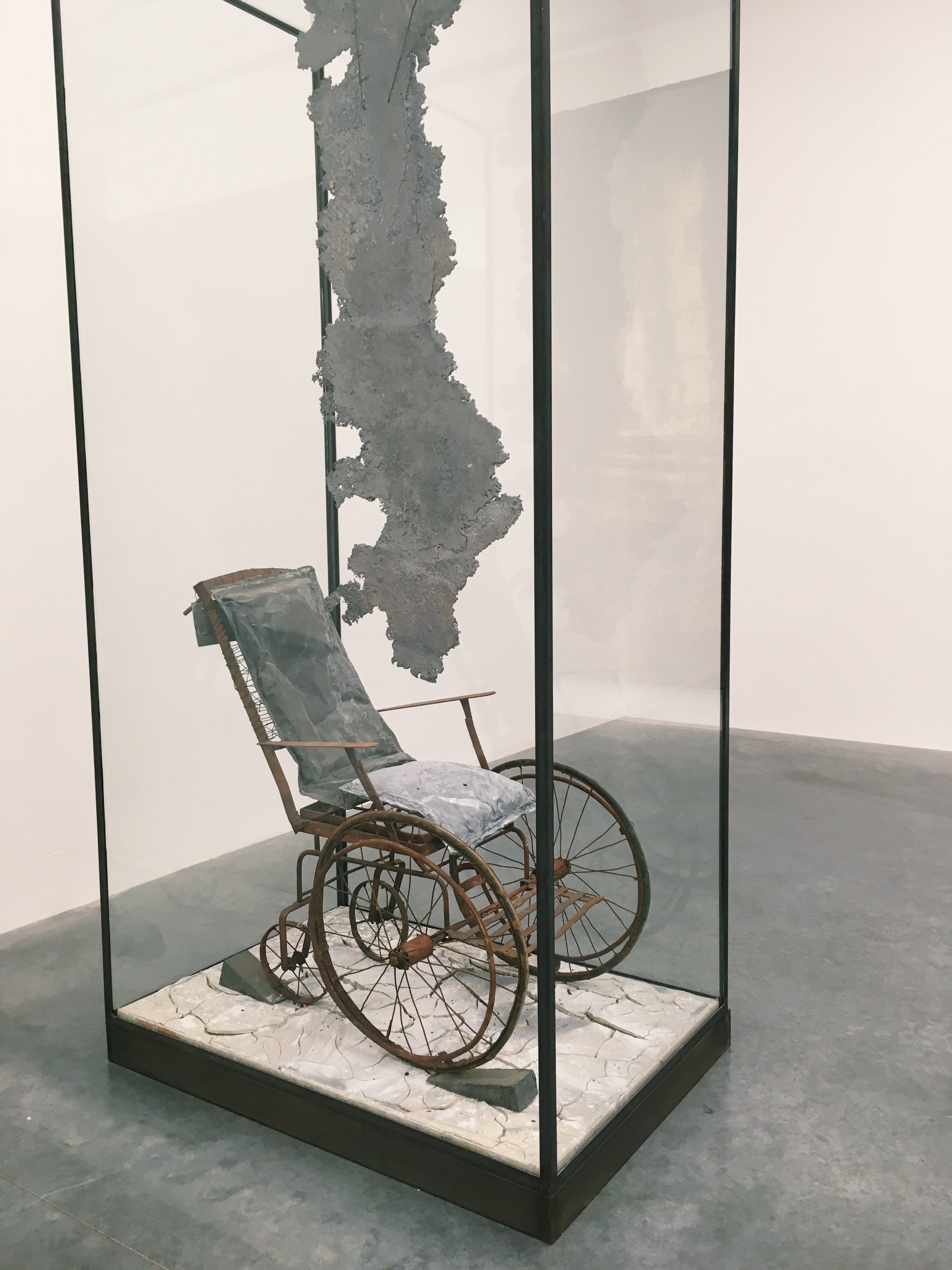 London アンゼルム キーファーの創造する暗黒 名誉 の世界 By Mikako 群青色の日々 Medium London アンゼルム キーファーの創造する暗黒 名誉 の世界 By Mikako 群青色の日々 Medium