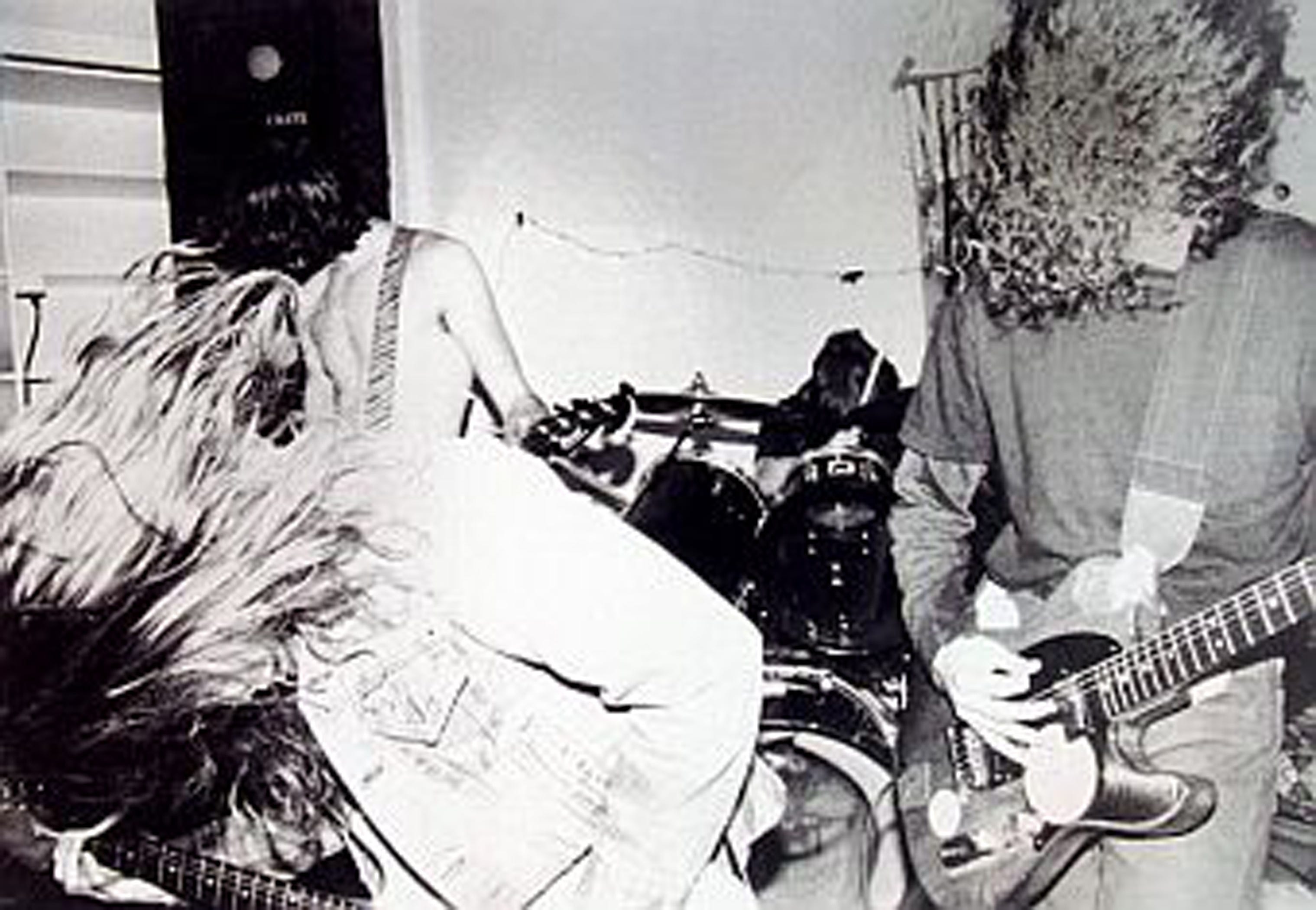 Representasi Pada Setiap Lagu Lagu Nirvana Dalam Album Bleach