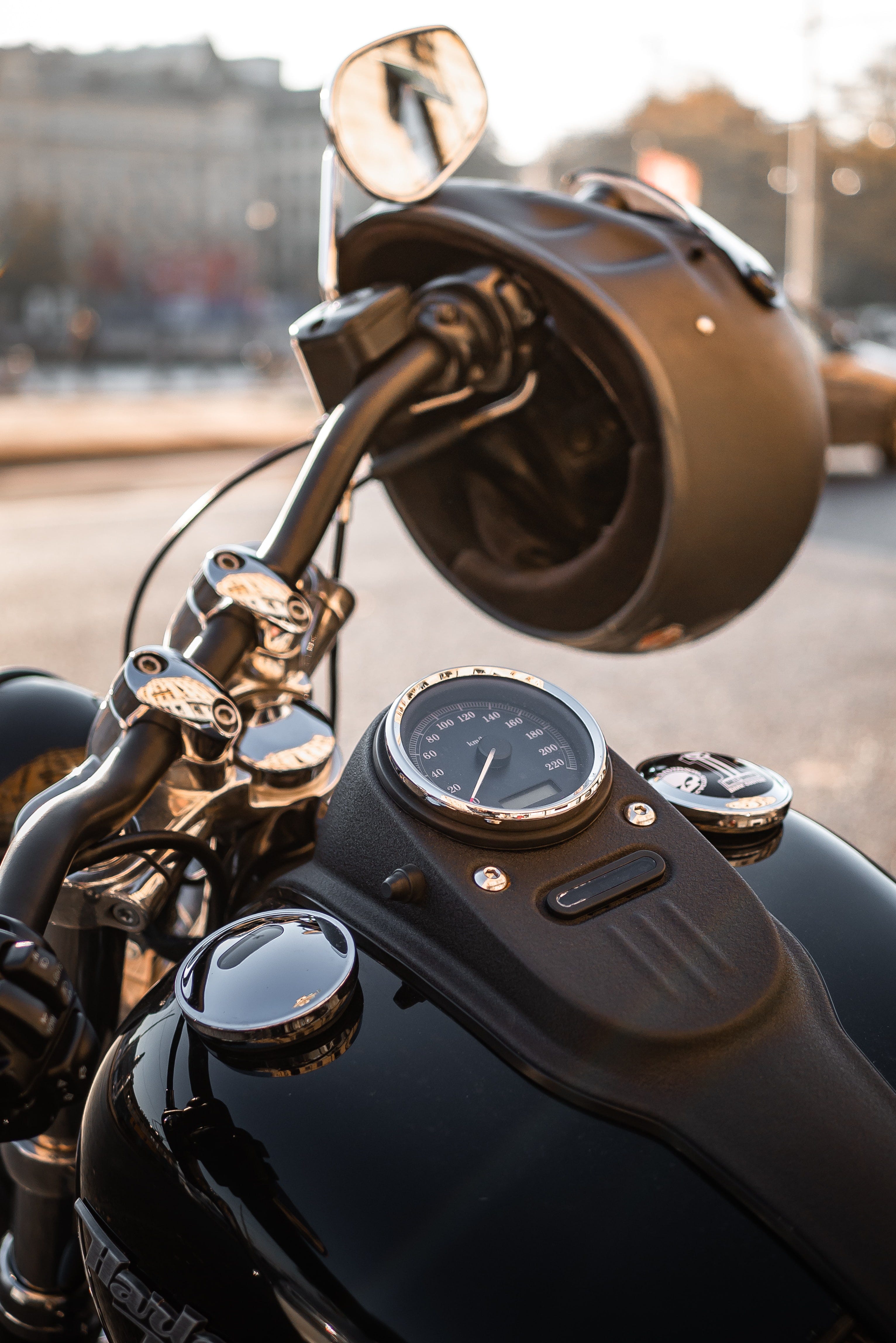 Reading material (motorcycle)the mechanic training