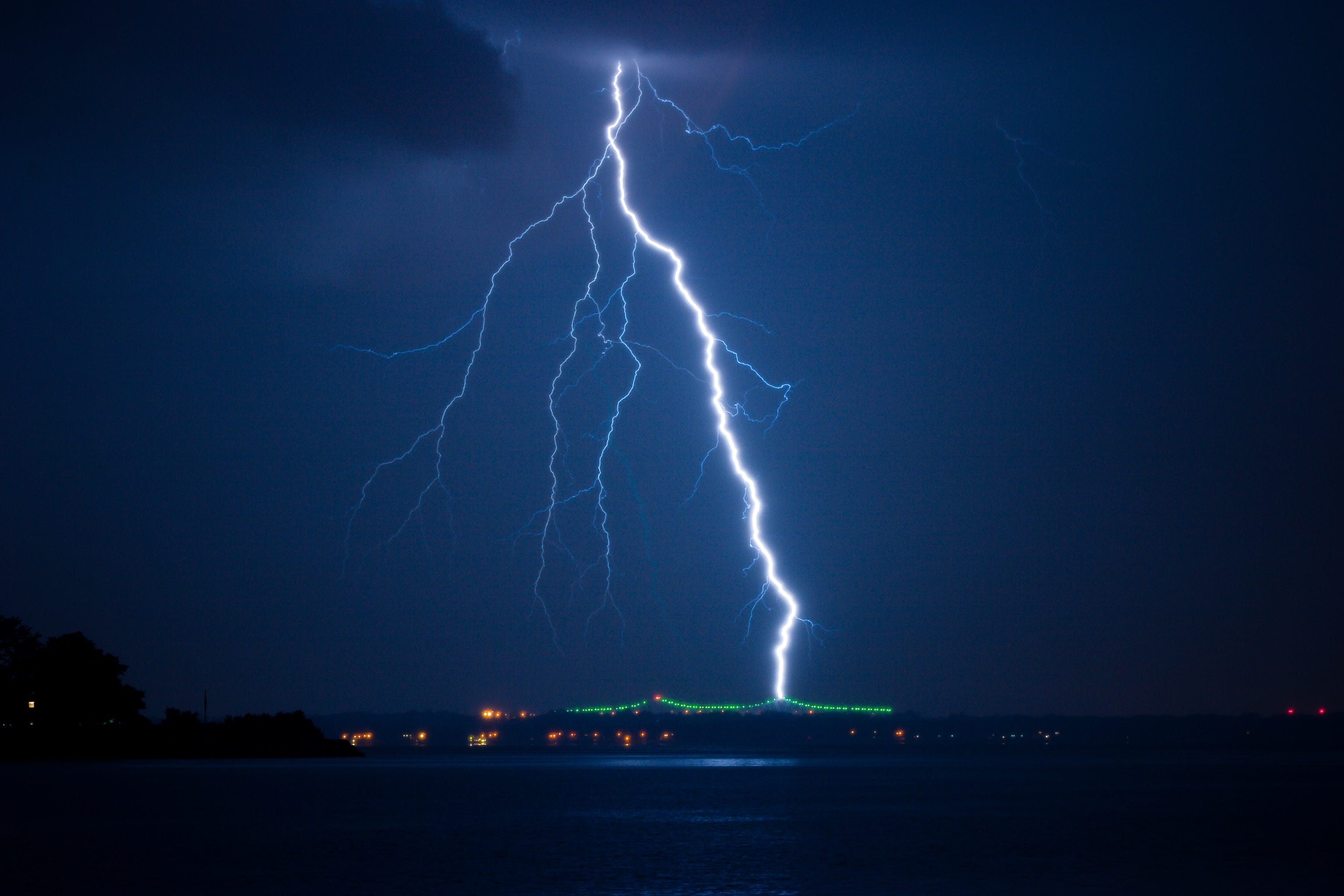 Thunderstorm 雷嵐 A Haiku 46 Of Haiku 100 With Japanese By Mai はな Etude Of Creativity Medium Thunderstorm 雷嵐 A Haiku 46 Of Haiku 100 With Japanese By Mai はな Etude Of Creativity Medium