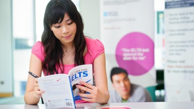 Ielts Preparation What Do Examiners Look For During The Ielts Speaking Test By Tefl Express Medium