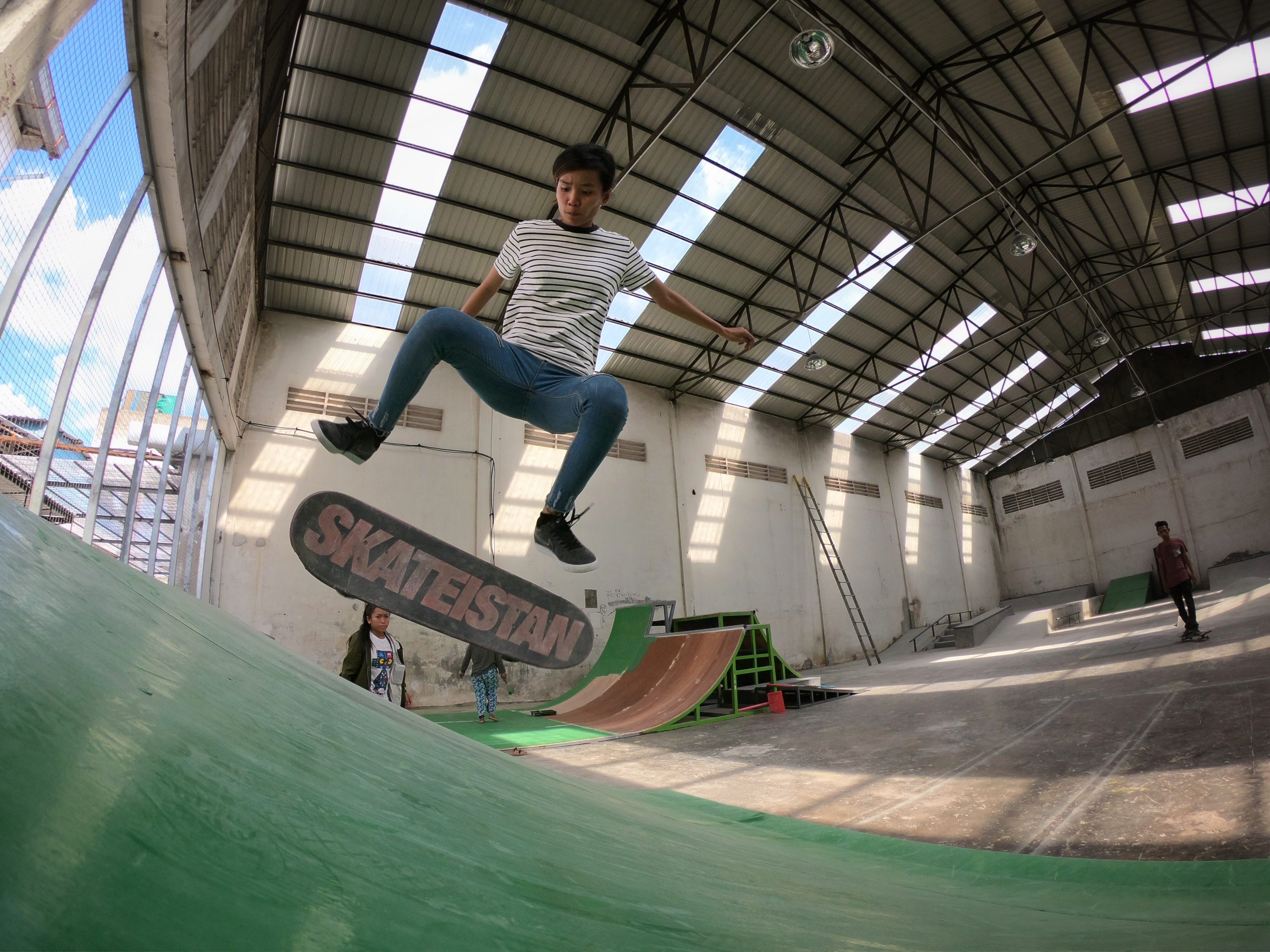 Skater Girls Dreaming Big In Cambodia By Skateistan Medium