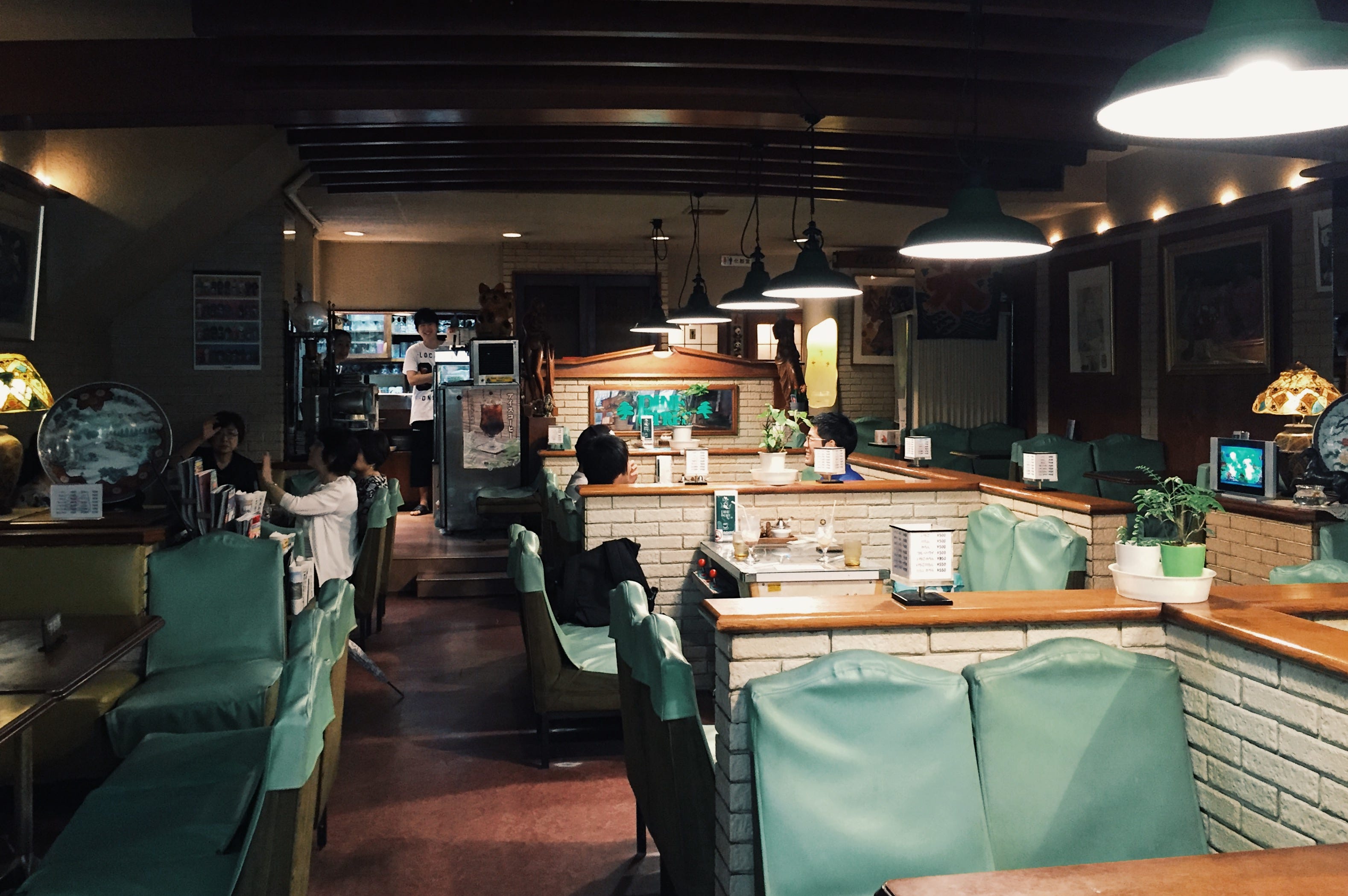 熱海 復古喫茶店 桌子是電子機台 Pine Tree Drifting Soul Medium