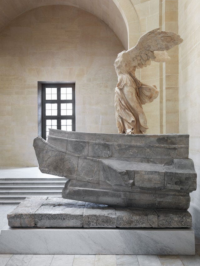winged victory of samothrace sculpture