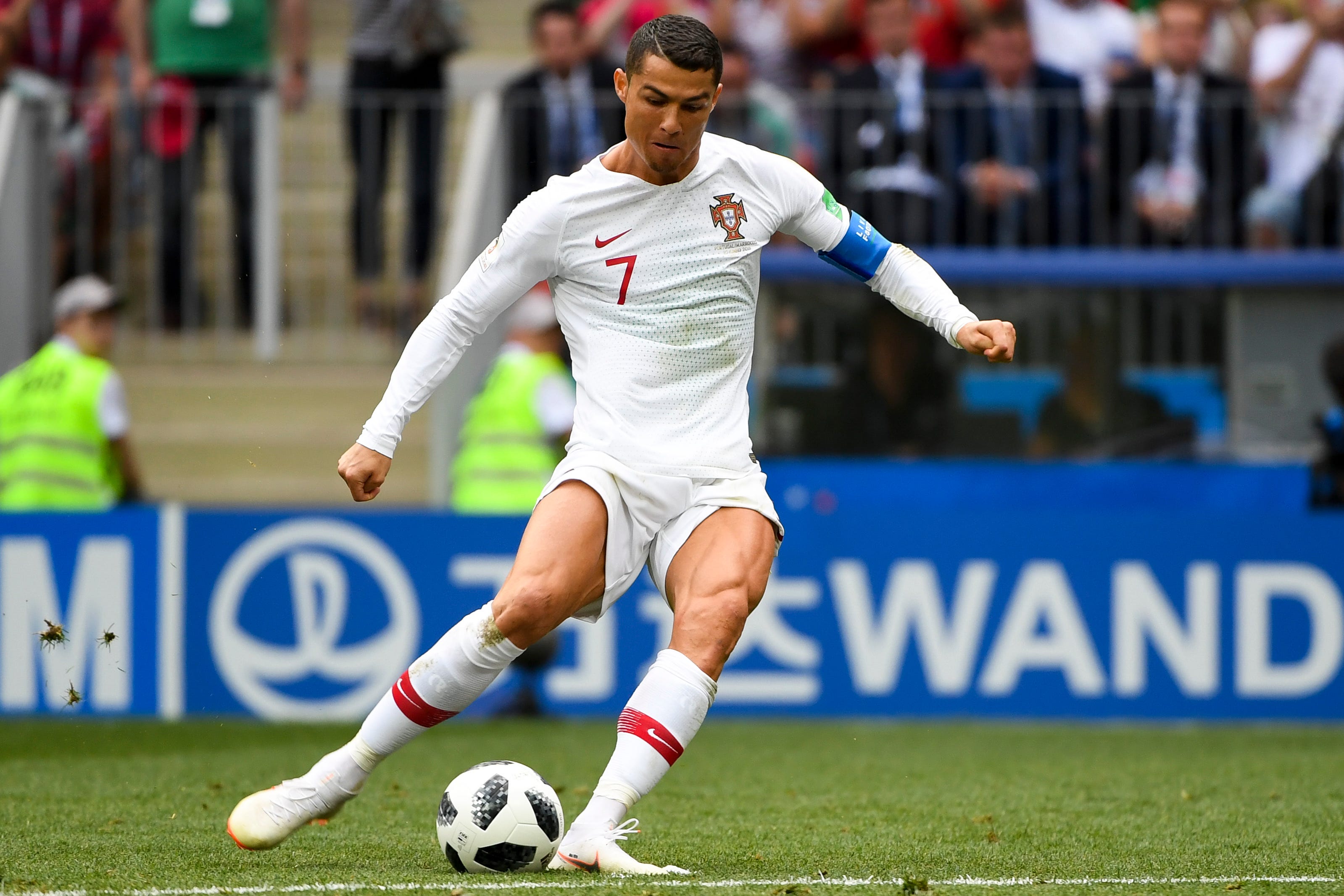 Explaining Cristiano Ronaldo S Knuckleball Free Kick Technique Via Biomechanics And Sports Science By Dr Rajpal Brar Medium