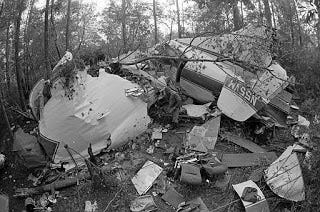 crash skynyrd lynyrd plane site 1977 van zant ronnie october members mississippi collins allen death convair band died gaines today