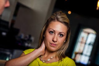 4 Body Language Gestures That Make You Look Insecure Change Them