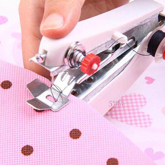 Tu máquina de coser rompe el hilo? Mira las razones y cómo arreglarlo | by  Kevin Job | Medium