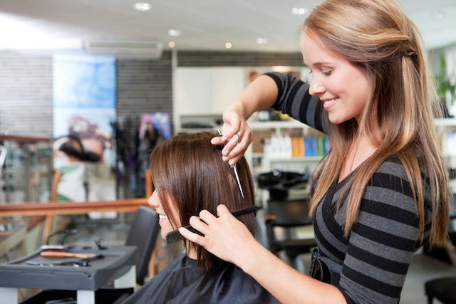 Four Benefits Of Using A Mobile Hairdresser Mymobilehairdresser