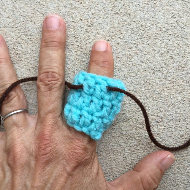 how to use a crochet ring