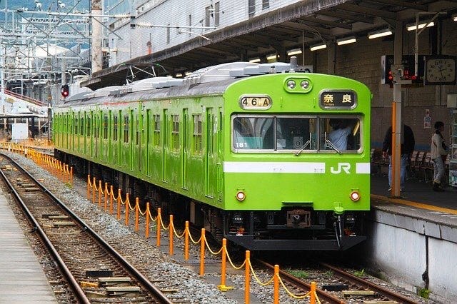 緑色の電車 今週のお題 緑 By Masa Hori 日本語で読む Medium