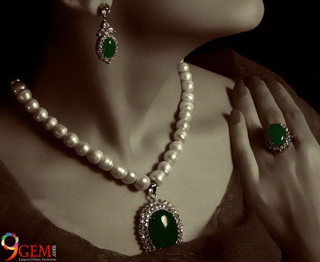 pearl and emerald necklace