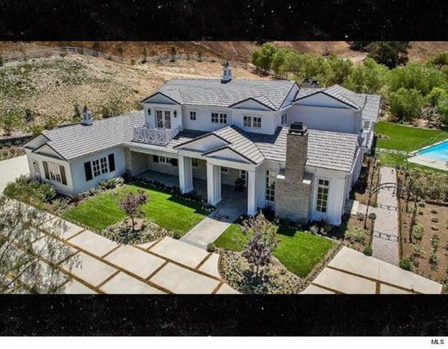 16 Celebrity Cribs That Will Only Make You Feel Bad About Your Life