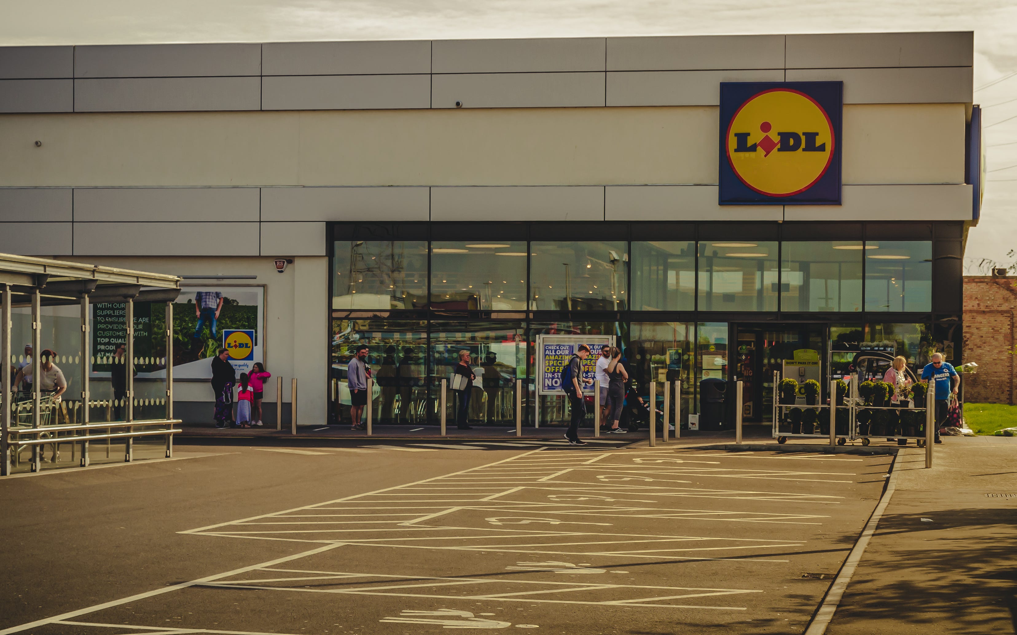 via lus Koppeling Comparative Analysis: Lidl v/s K-CityMarket-Which One Is Best? | by Nora |  ILLUMINATION | Medium