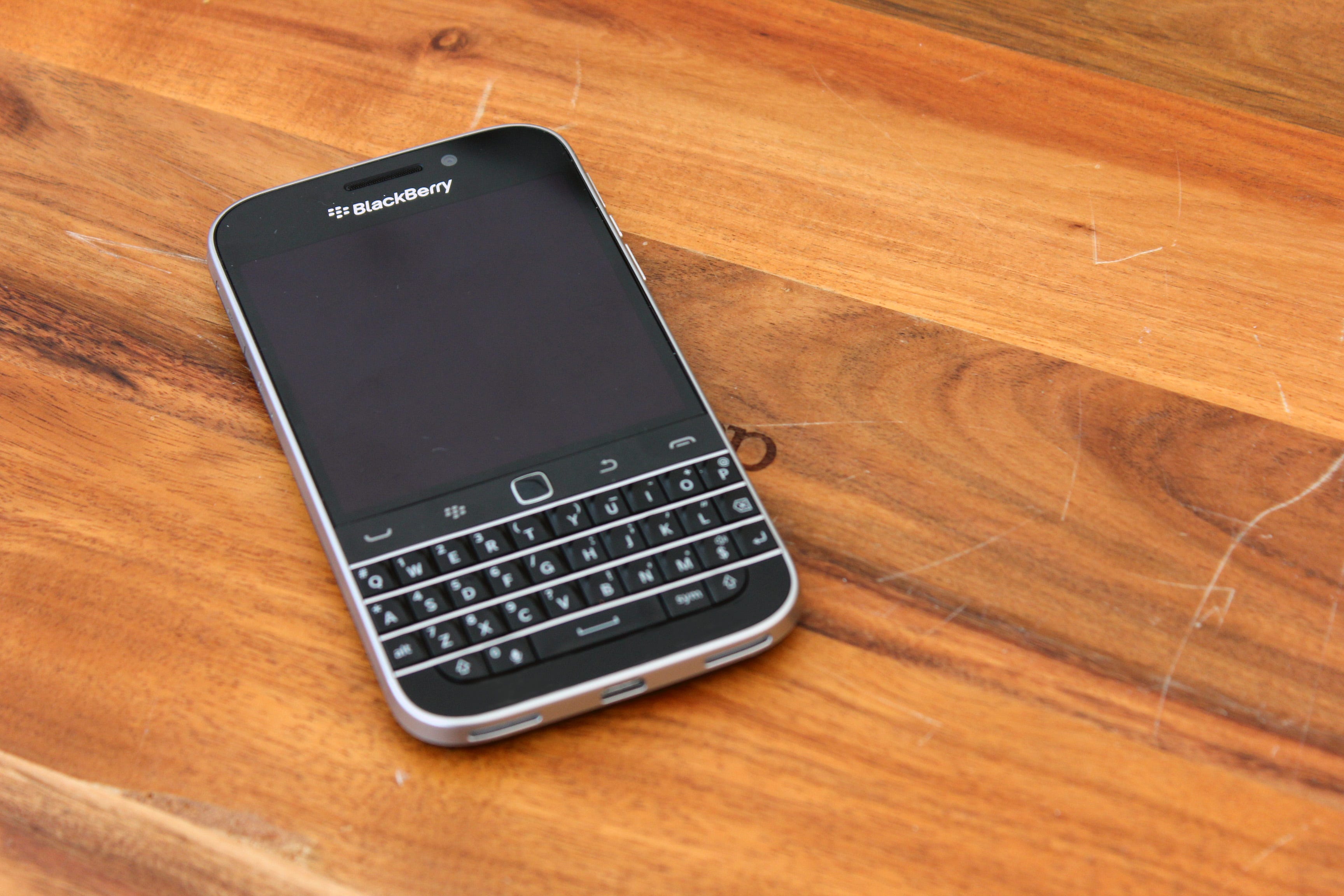 temi per blackberry 8520 scarica