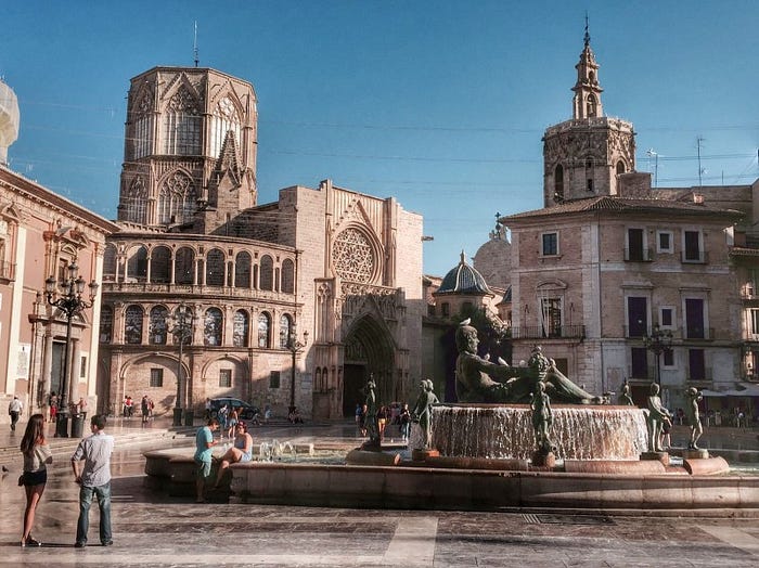 Plaza de la Reina
