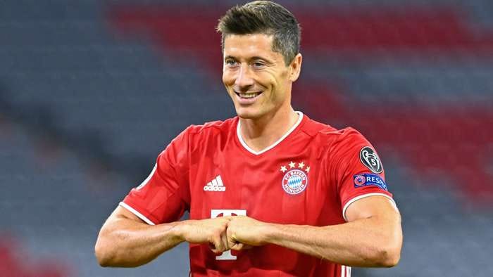 Robert Lewandowski Is Playing At Different Level By Cricket Soccer Aug 2020 Medium