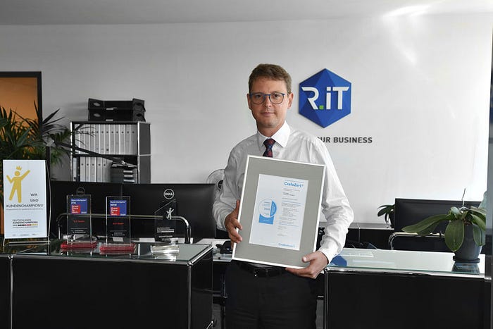 Wie bereits im Vorjahr wurde die R.iT GmbH im Jahr 2020 zum zweiten Mal mit dem Bonitätszertifikat CrefoZert für ihre sehr gute Bonität ausgezeichnet.