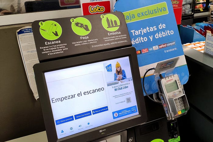 caja de autoatención en supermercado