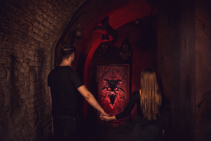 5 REASONS WHY A DATE IN AN ESCAPE ROOM WOULD BE GREAT! | by No Way Out-Escape  Room Vienna | Escape Room No Way Out | Medium