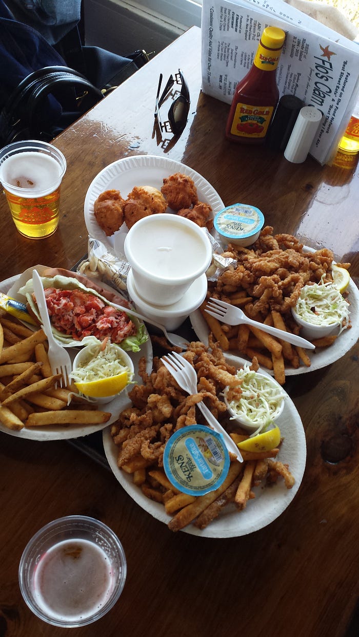 Orgia gastronômica: Crab Cakes, Clam Chowder, Lobster Roll e Fried Clam.