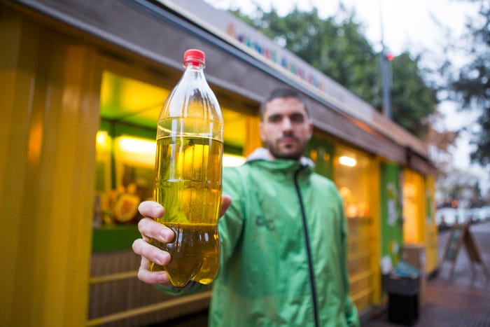 Reciclar el aceite vegetal usado tiene dos beneficios. Por Eduardo  Macchiavelli | by Eduardo Macchiavelli | Medium