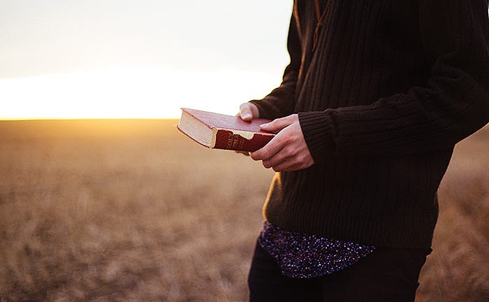 Esperança que não confundi: Porque está repletado amor de Deus