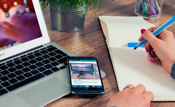 La importancia del periodismo digital | by César Hervert | Medium