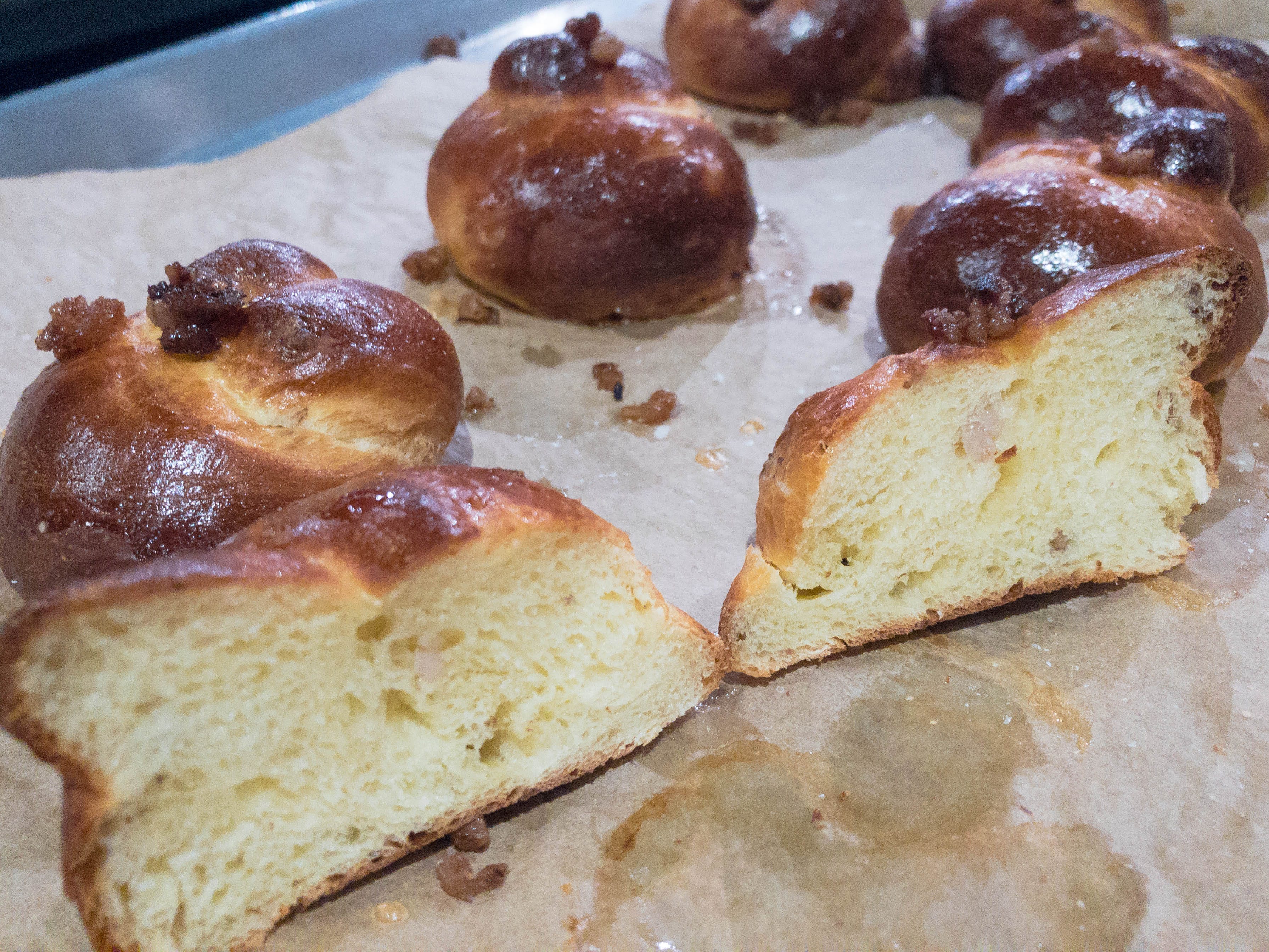 Pastry Chef School: Brioche, Dinner Rolls, Hamburger Buns, Canales | by