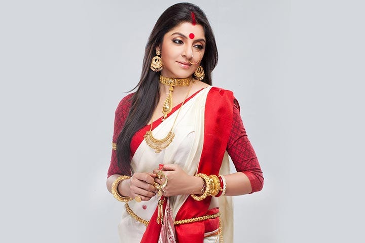The ultimate ways to wear a Bengali saree | by Kedar Bhoir | Medium