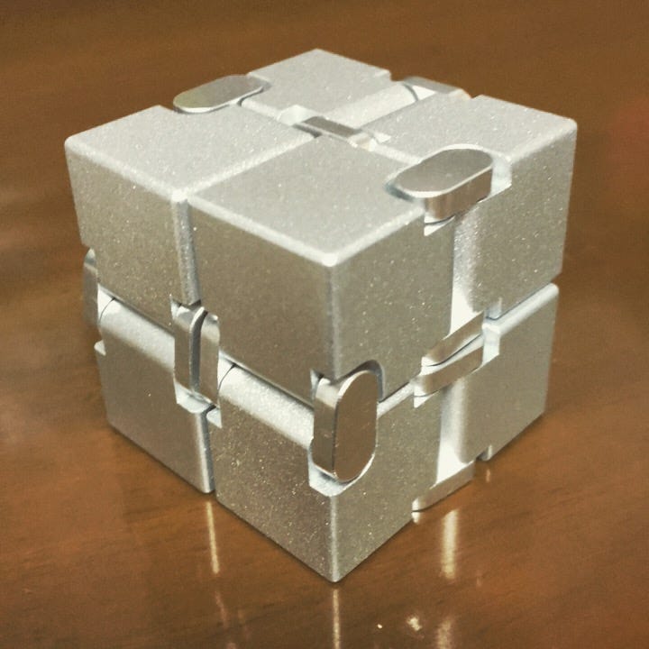 インフィニティキューブを23歳adhdがしばらく使ってみた雑感 突然だが インフィニティキューブ というものをご存知だろうか By 森口世紀 Medium