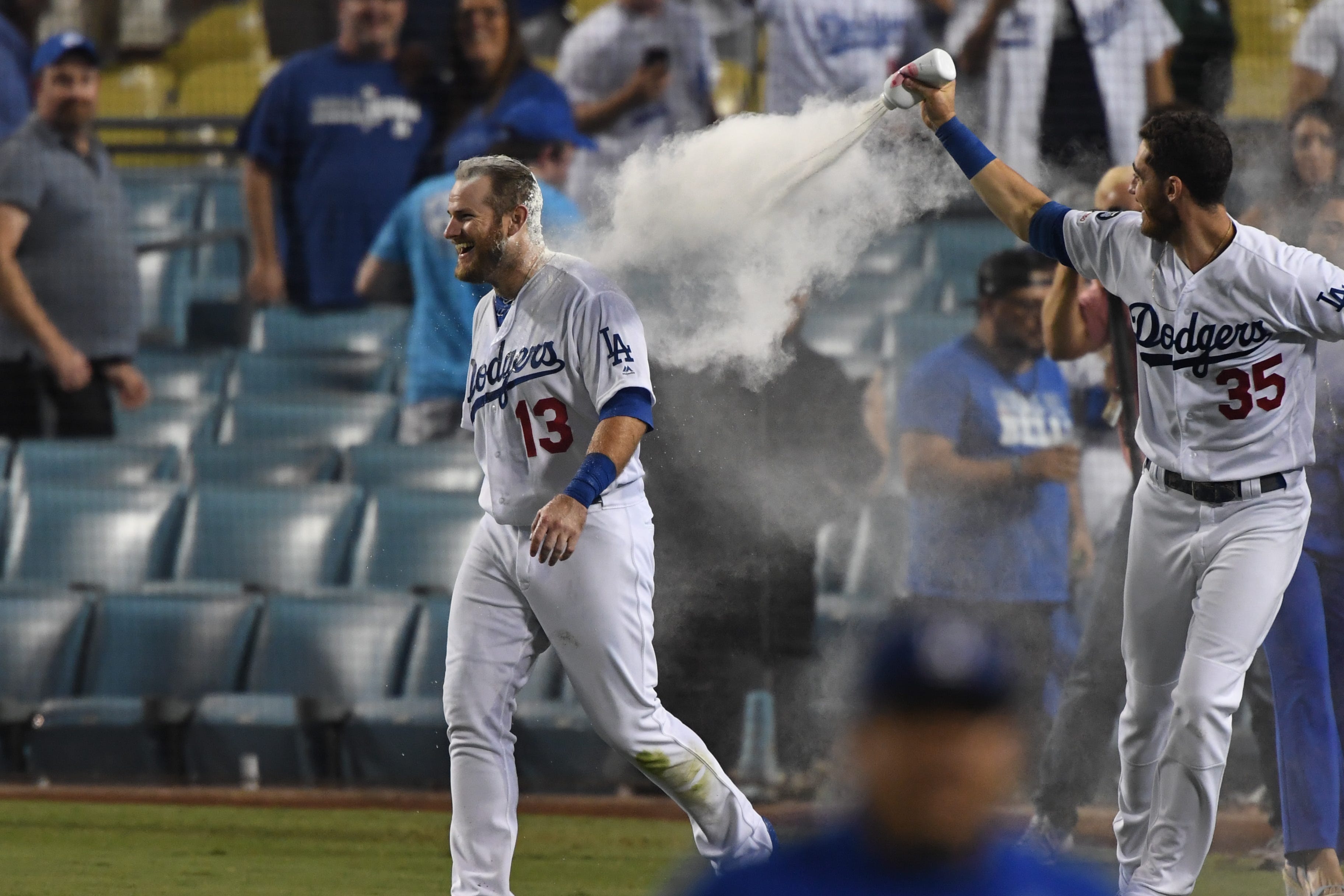 max muncy dodgers jersey