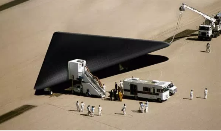 US Government Hides an Anti-Gravity Fleet with Extraterrestrial