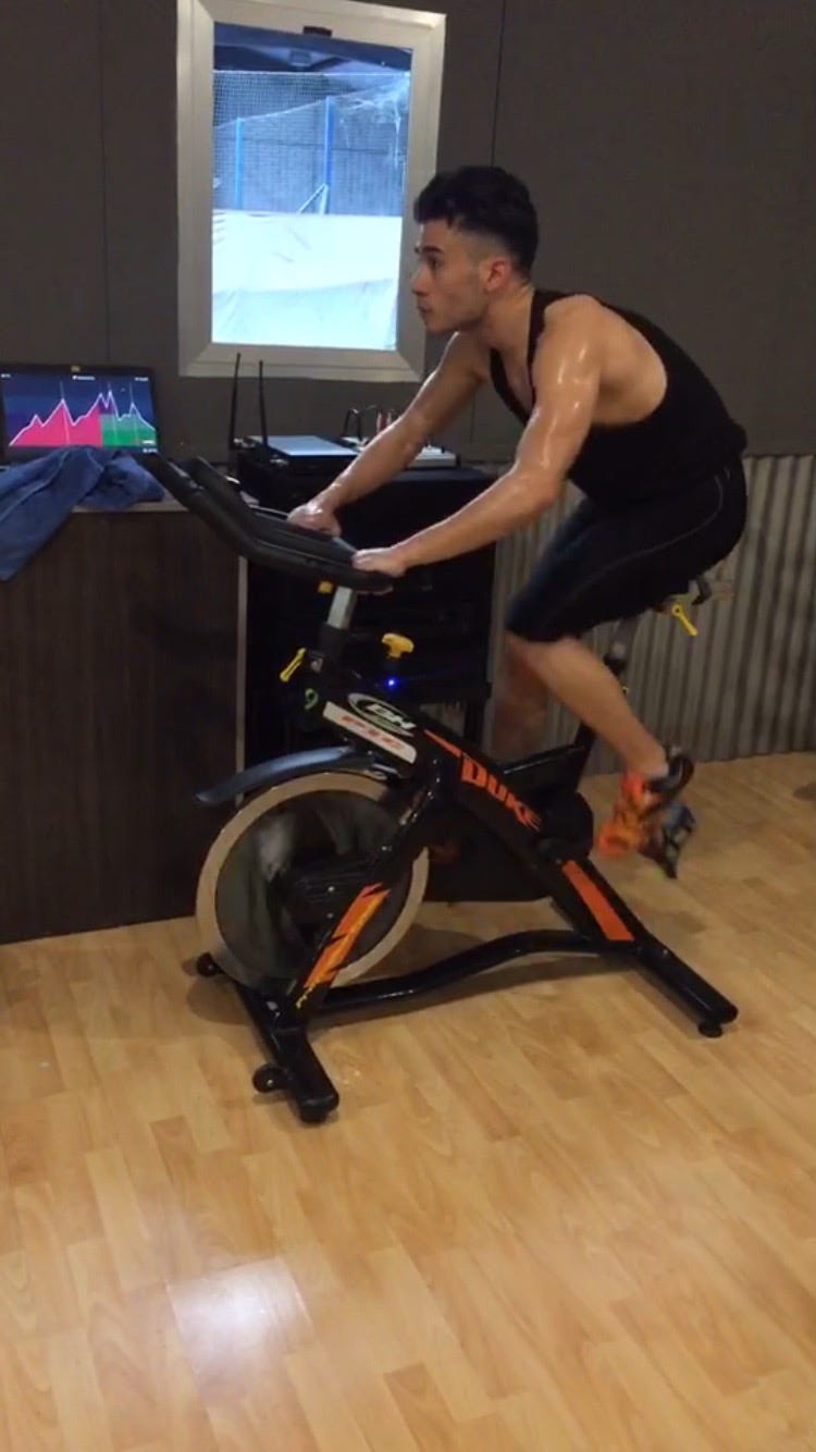 pedalear de pie spinning