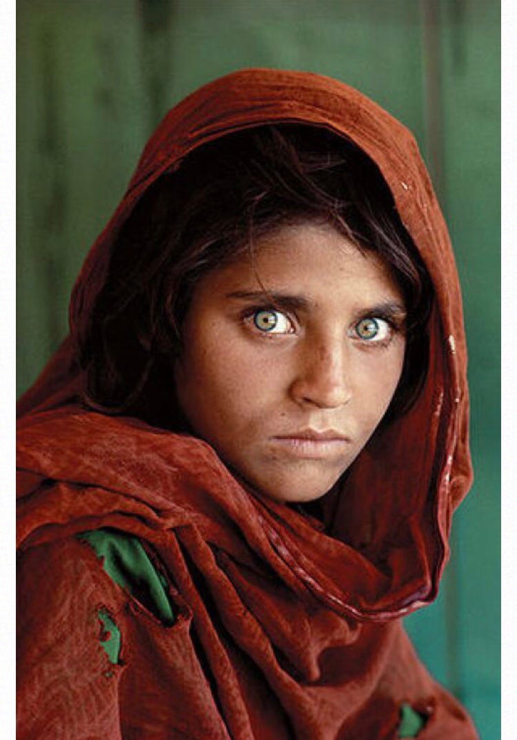 Ustu Basi Yirtik Bir Kizin Yemyesil Korku Dolu Gozlerini Anlatan Bir Fotograf By Elif Unlu Medium