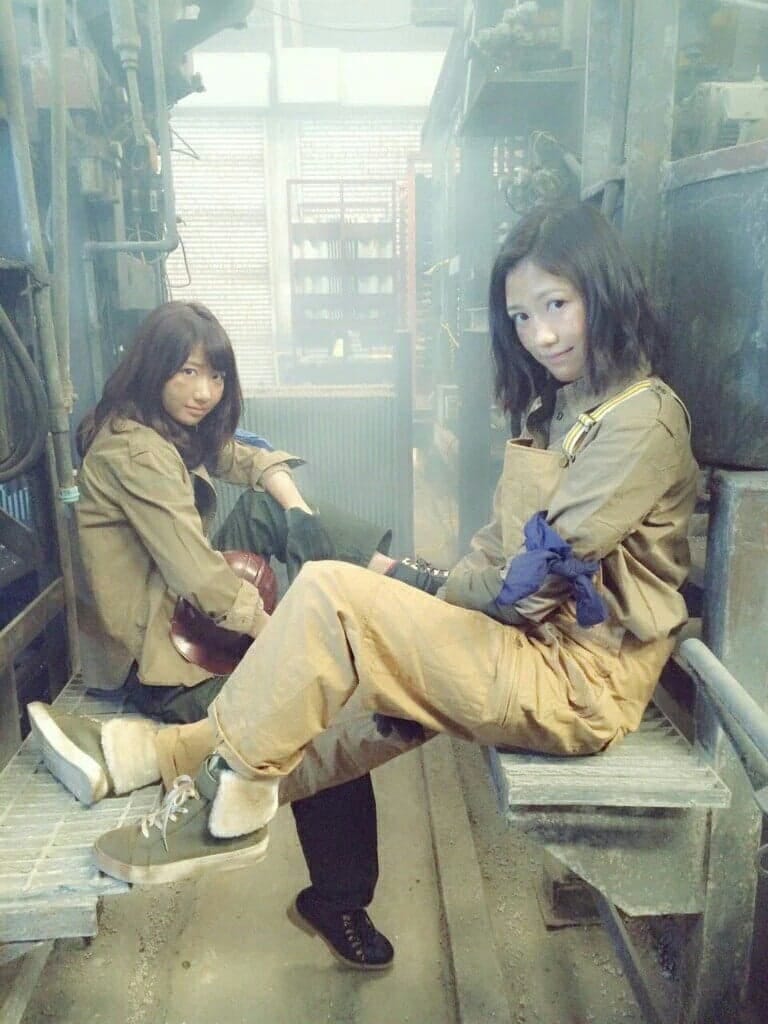偶像 11年後 紀念渡邊麻友與柏木由紀的cp 白袍裡的羽毛筆