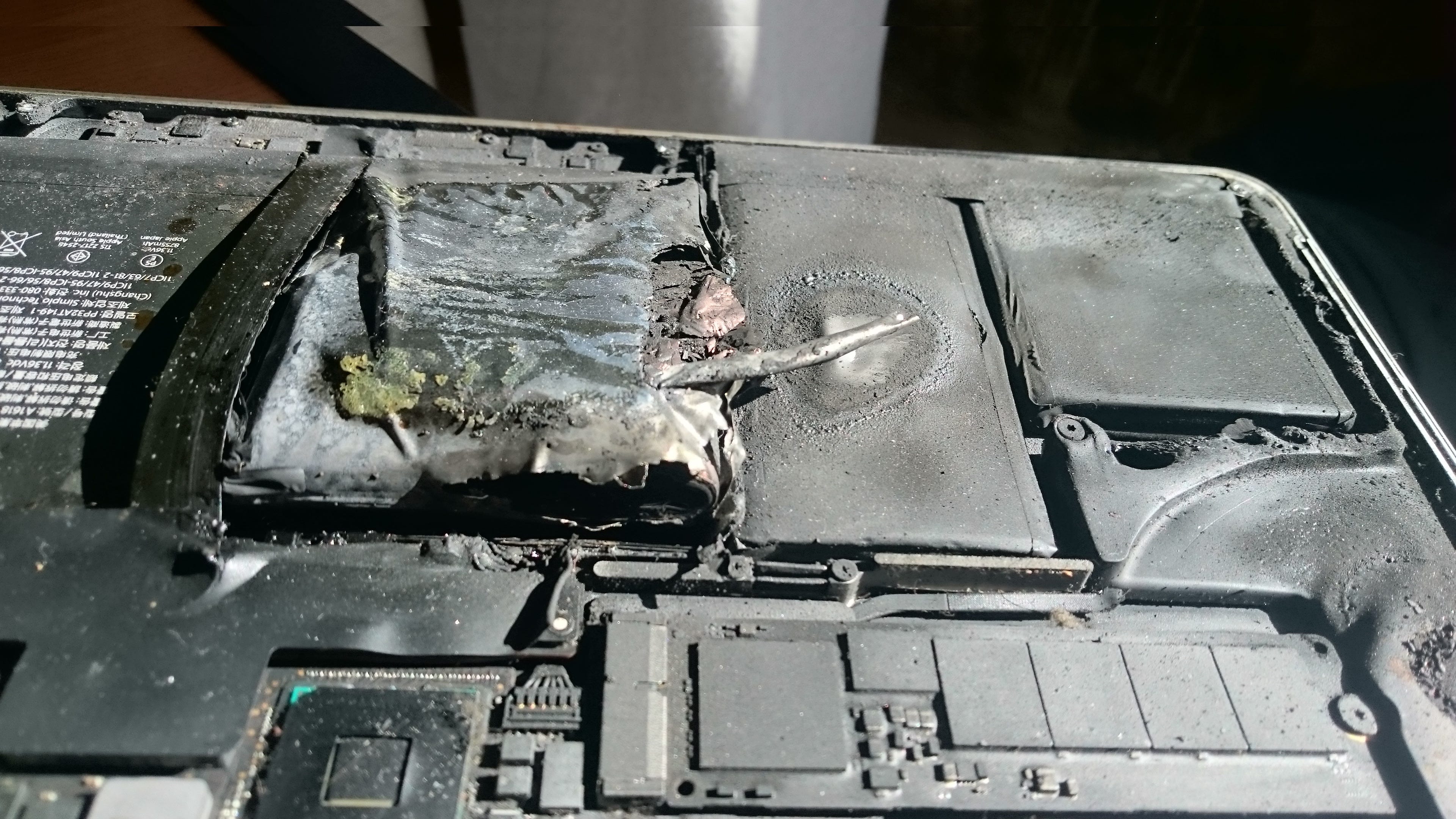 My 15 Macbook Pro Retina Exploded By Daniel Dourvaris Medium My 15 Macbook Pro Retina Exploded By Daniel Dourvaris Medium