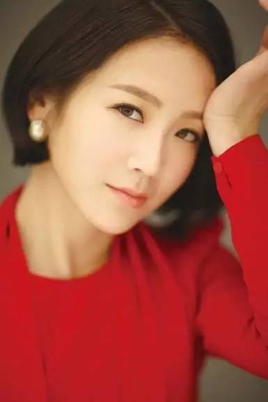 Gloria Ai China S Leading Independent Hostess Is Also The Founder Of Iask Media And Venture By Gloria Ai Medium