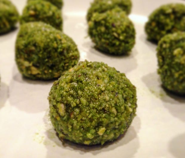 Matcha Green Tea Energy Balls. TASTY ENERGY BALLS MADE WITH A MIX OF
