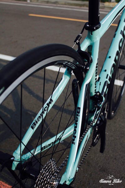 Bianchi Via Nirone 7 入門公路車介紹 Bianchi Via By Will Kuo Simnabike 官方部落格 Medium Bianchi Via Nirone 7 入門公路車介紹 Bianchi Via By Will Kuo Simnabike 官方部落格 Medium