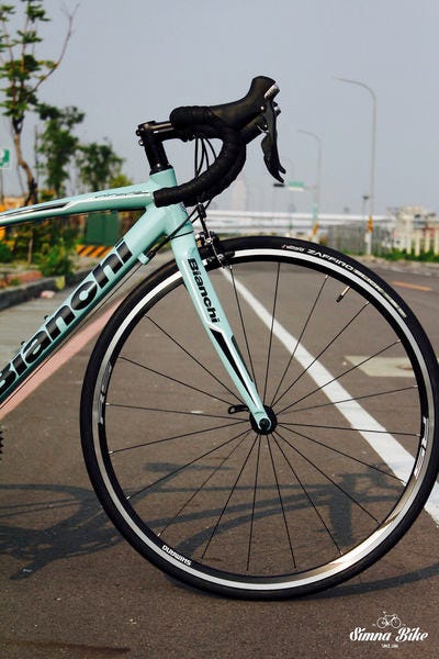 Bianchi Via Nirone 7 入門公路車介紹 Bianchi Via By Will Kuo Simnabike 官方部落格 Medium Bianchi Via Nirone 7 入門公路車介紹 Bianchi Via By Will Kuo Simnabike 官方部落格 Medium