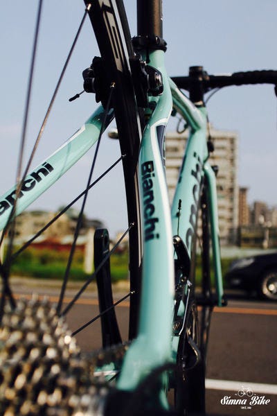 Bianchi Via Nirone 7 入門公路車介紹 Bianchi Via By Will Kuo Simnabike 官方部落格 Medium Bianchi Via Nirone 7 入門公路車介紹 Bianchi Via By Will Kuo Simnabike 官方部落格 Medium