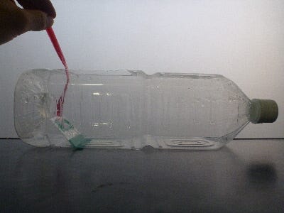 ペットボトルで津波実験 ペットボトルを使ったお手軽な津波実験装置を紹介します とても簡単にできますので By 小峰啓太 Medium