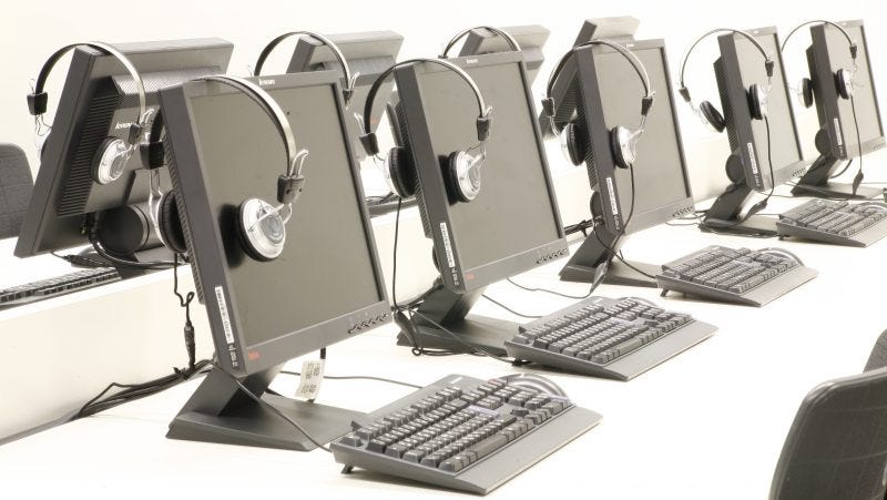 Most Common It Help Desk Challenges Blackbelthelp Medium