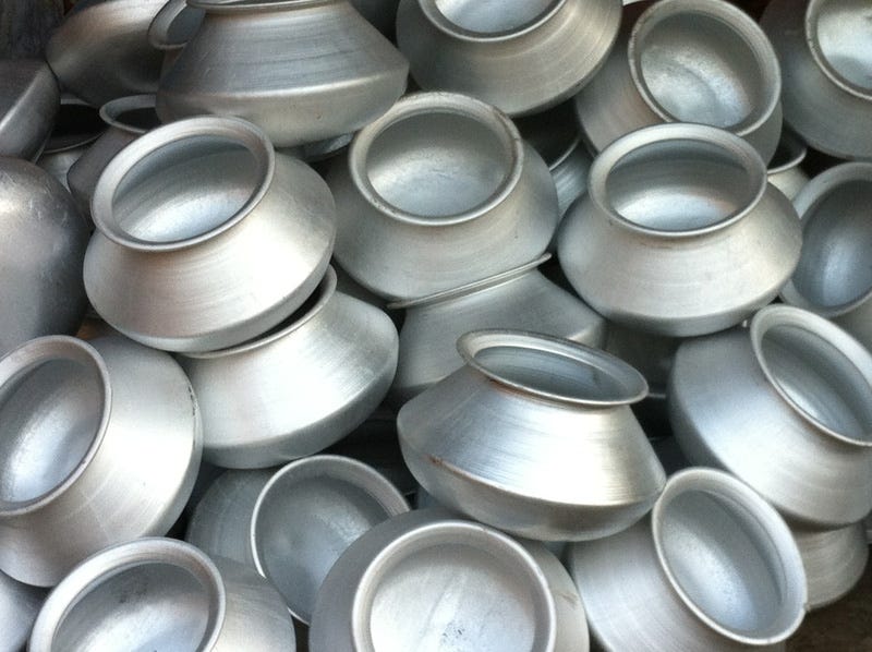 Is cooking in Aluminum gonna poison your food? | by Soniya Nikam MS, RD. |  DawaiBox | Medium
