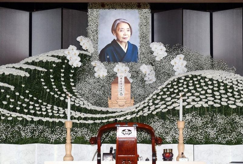 生花祭壇 視線所及 李衍蒨 By 信報財經新聞 信報財經新聞hkej Medium