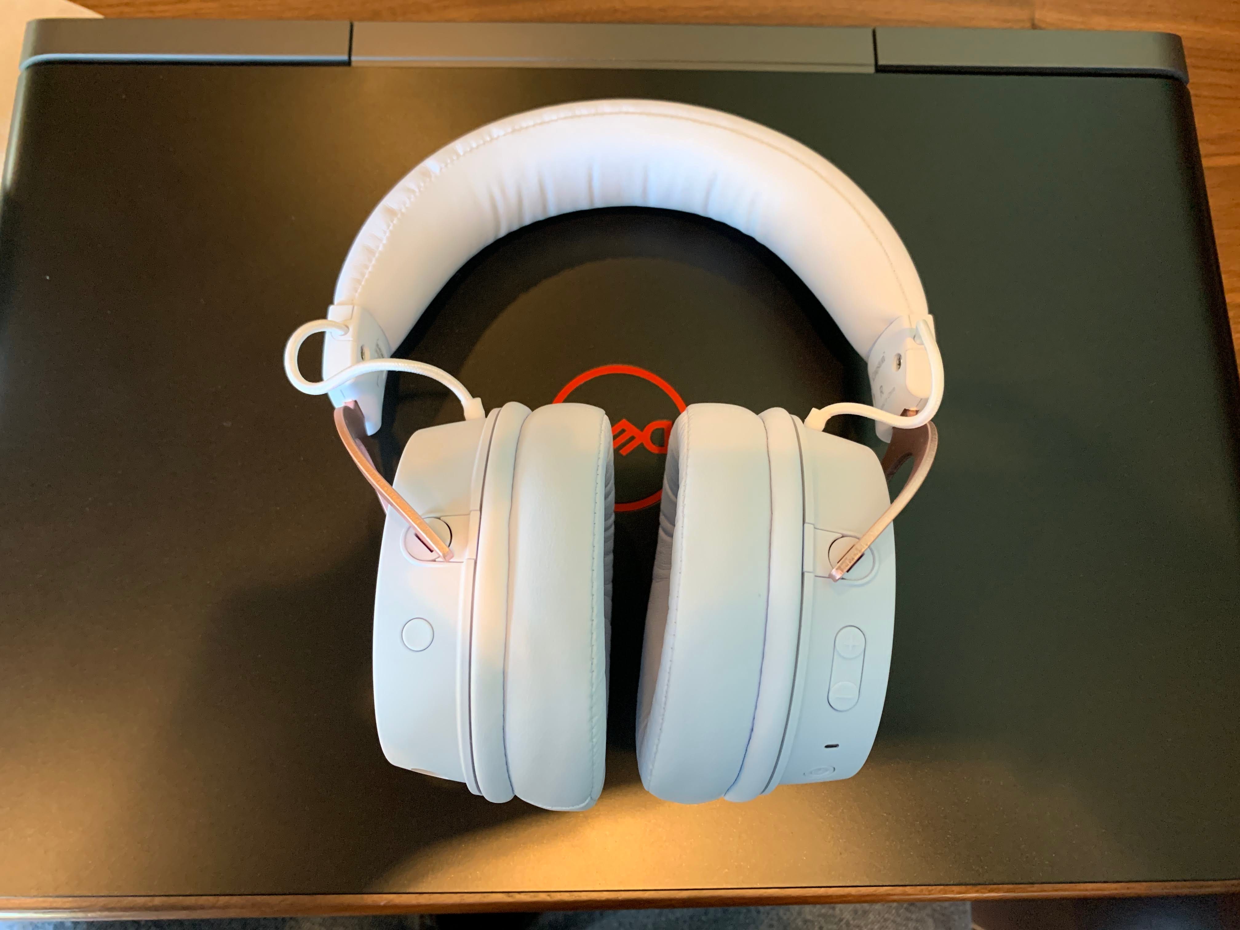 Gaming Headset Showdown Hyperx Cloud Mix Vs The Gauntlet