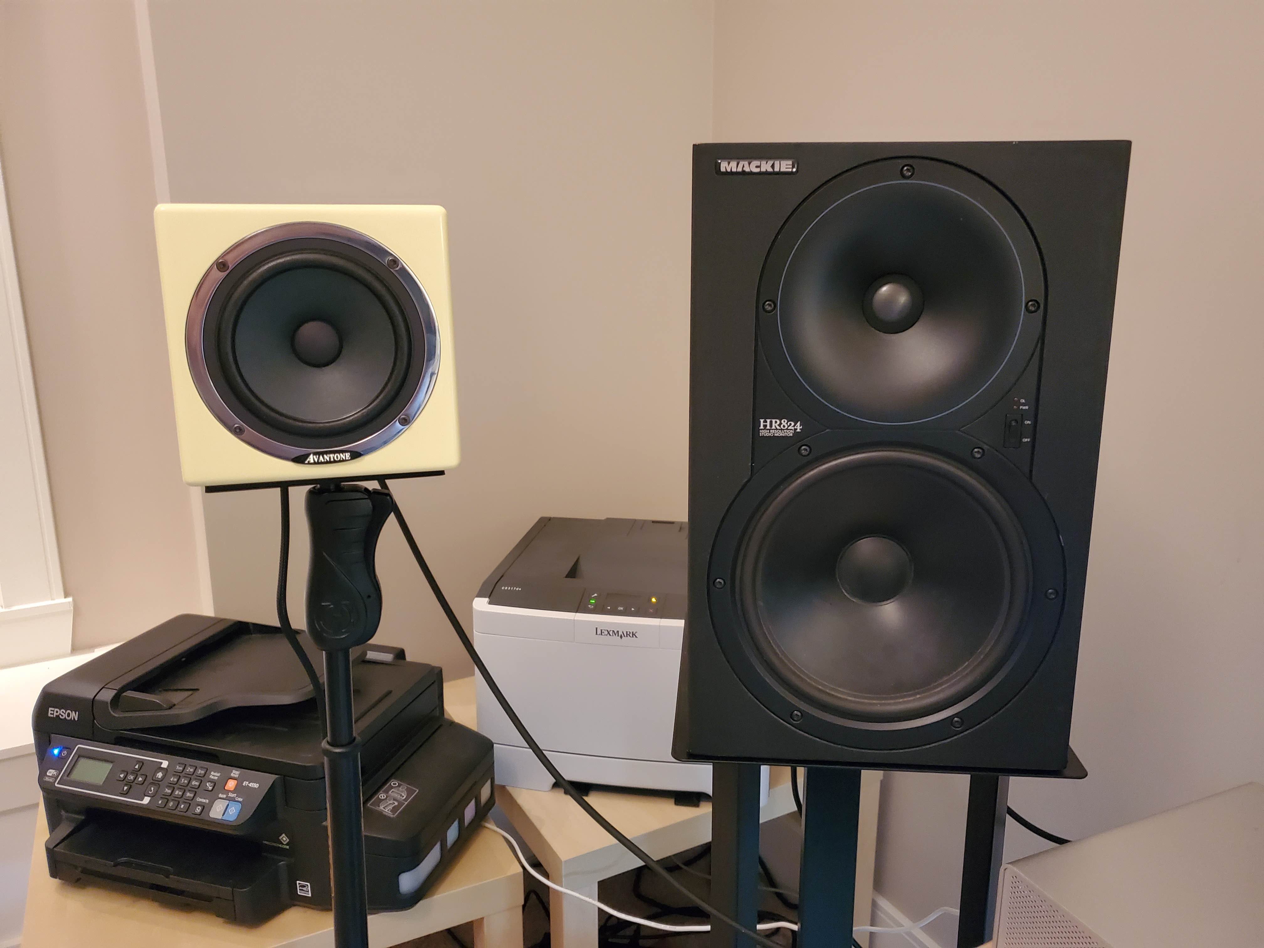 mono speaker for mixing